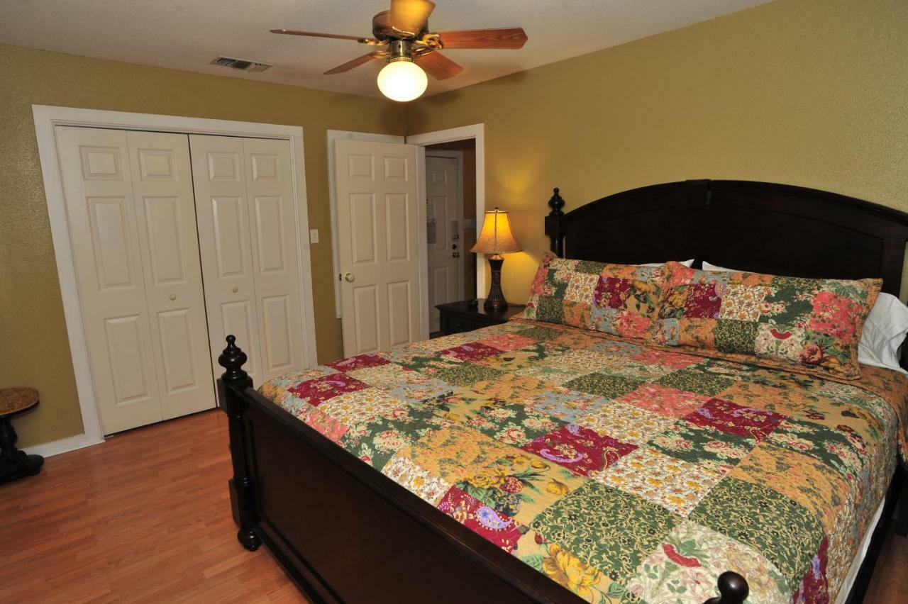 ניו בראונפלס Schmitz Bed & Breakfast מראה חיצוני תמונה