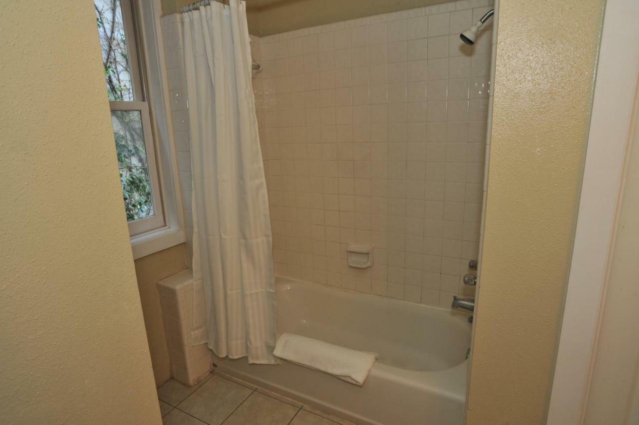 ניו בראונפלס Schmitz Bed & Breakfast מראה חיצוני תמונה