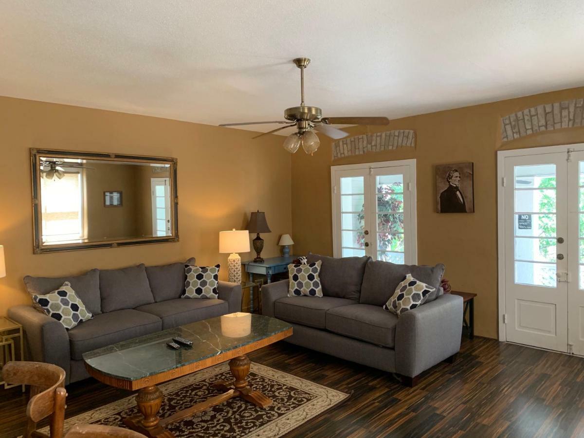 ניו בראונפלס Schmitz Bed & Breakfast מראה חיצוני תמונה